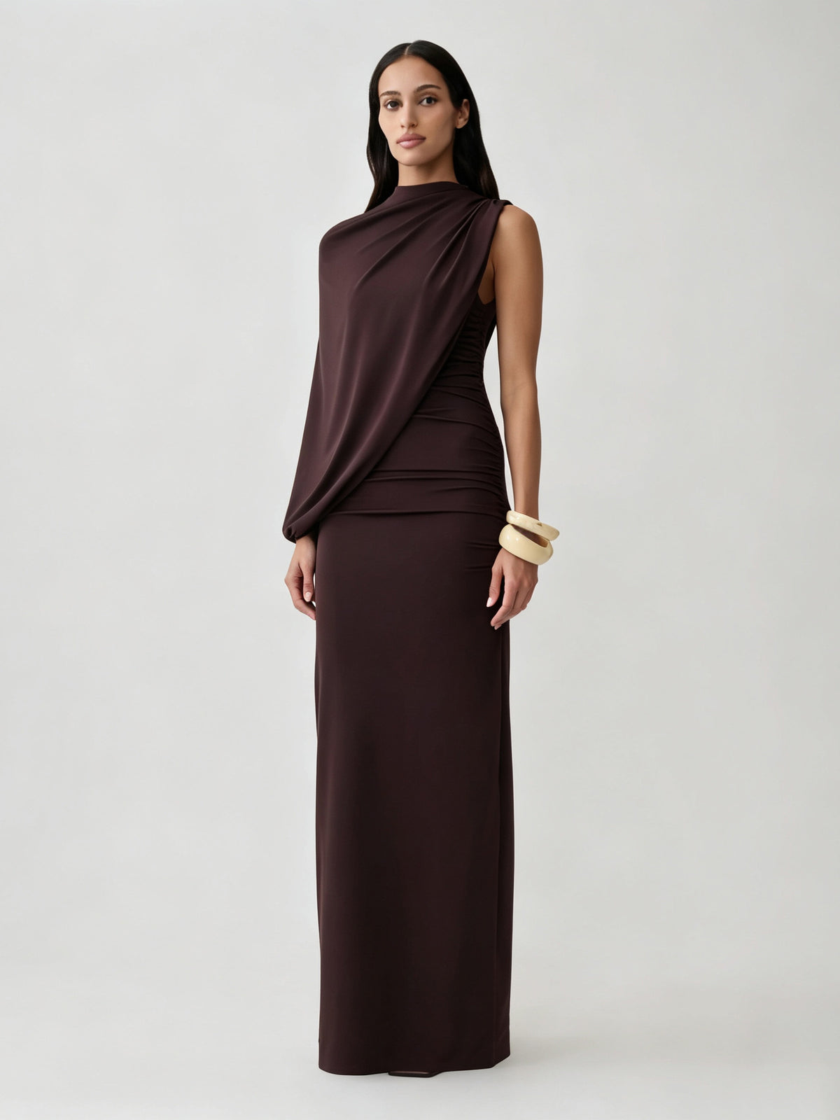One-sleeve nauwsluitende lange avondjurk met split