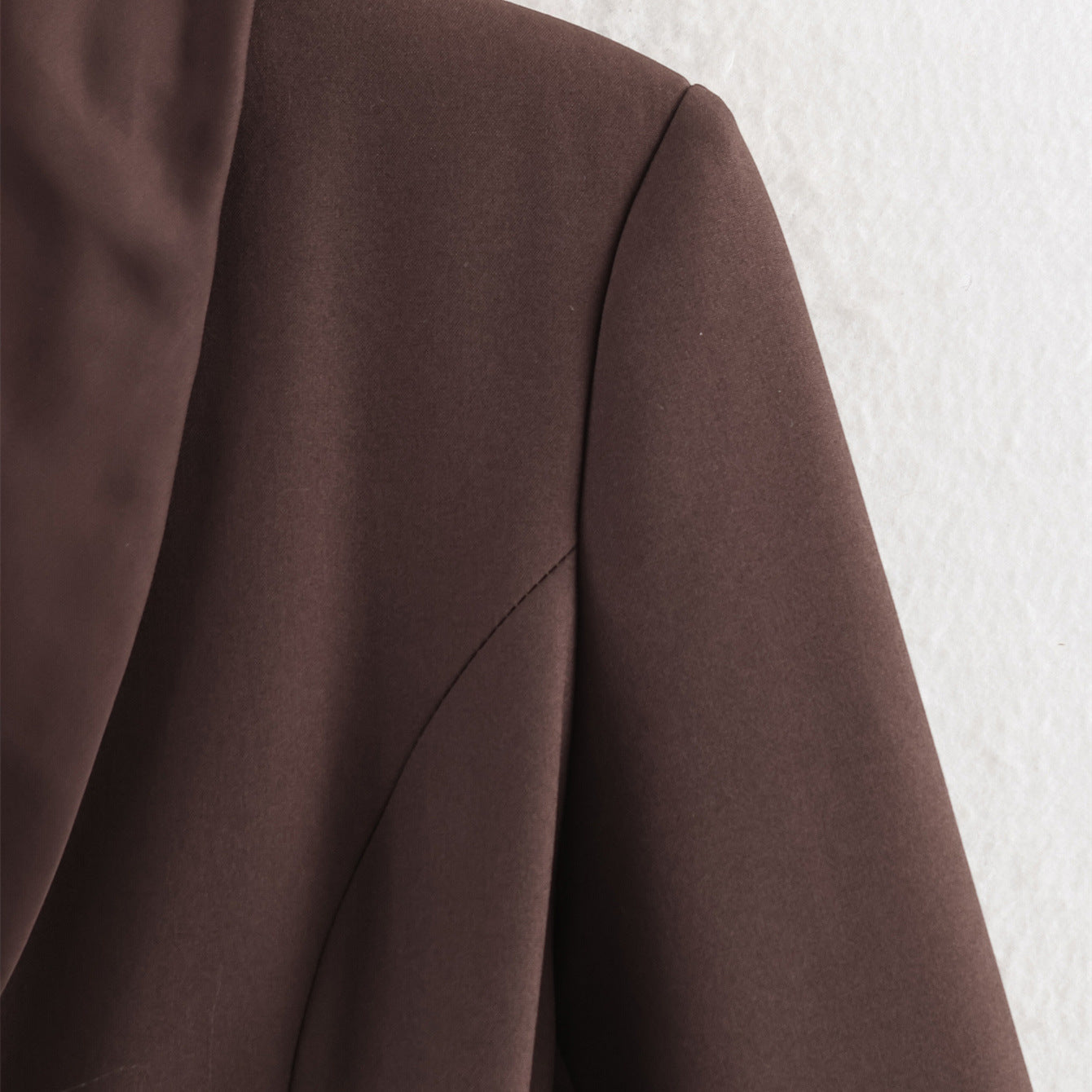 Dubbel rij knopen satijnen patchwork blazer met trekkoord