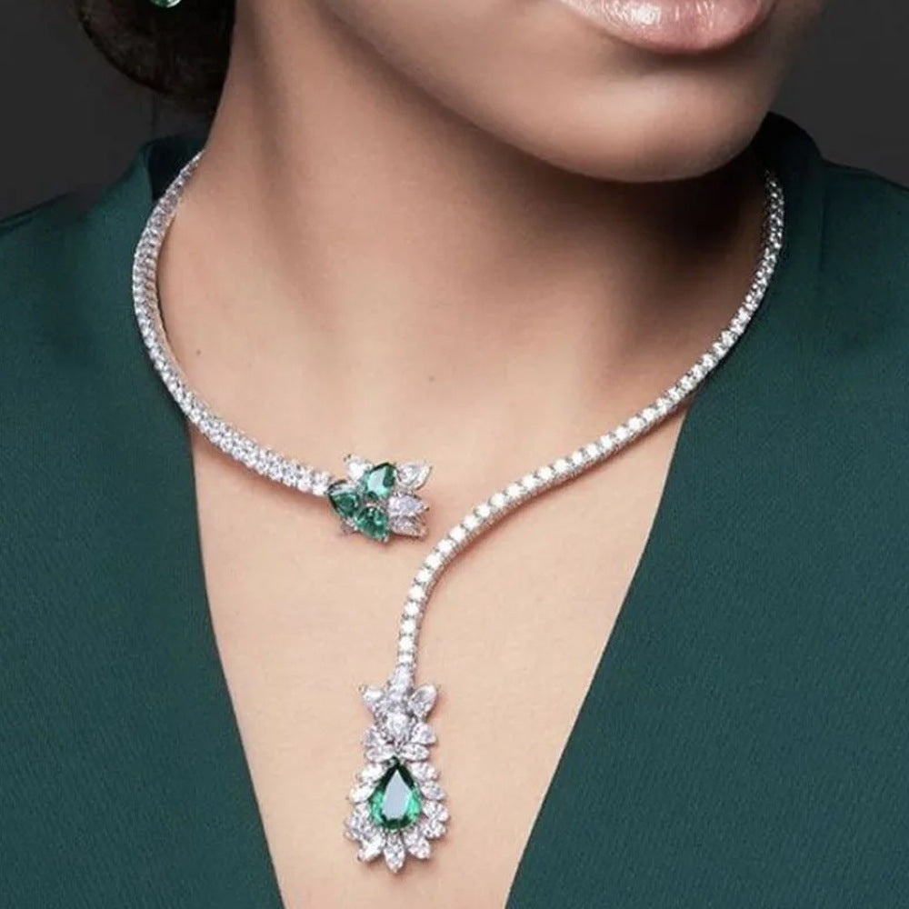Leaf Motif Luxury Zircon Clavicle Necklace