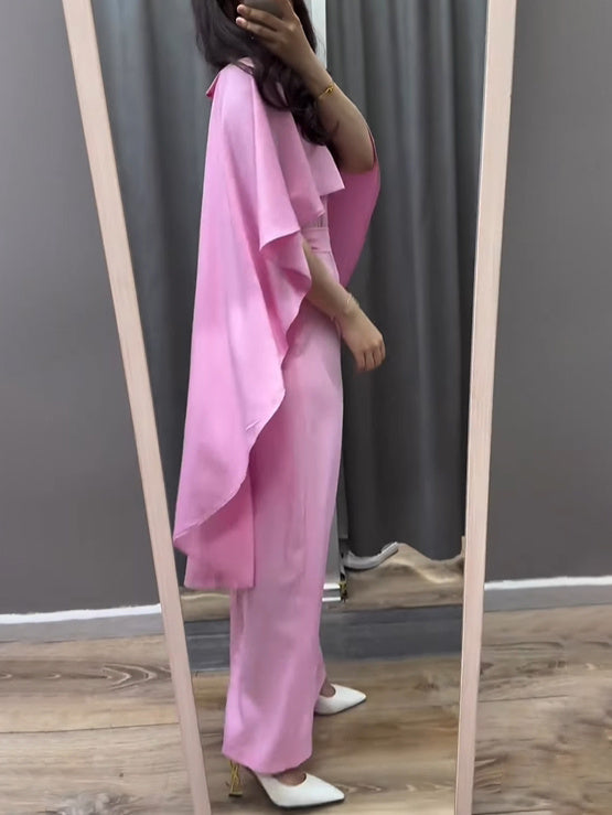 Effen gekleurde cape avondjurk