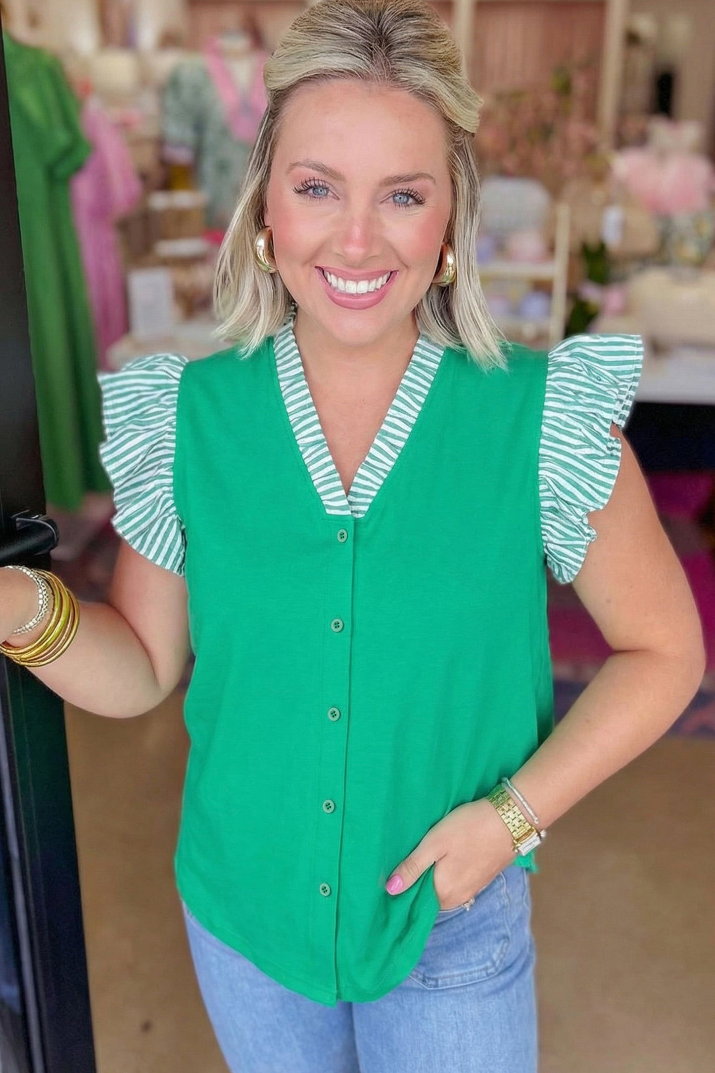 Groene blouse in grote maat met knoopsluiting ruches en strepen