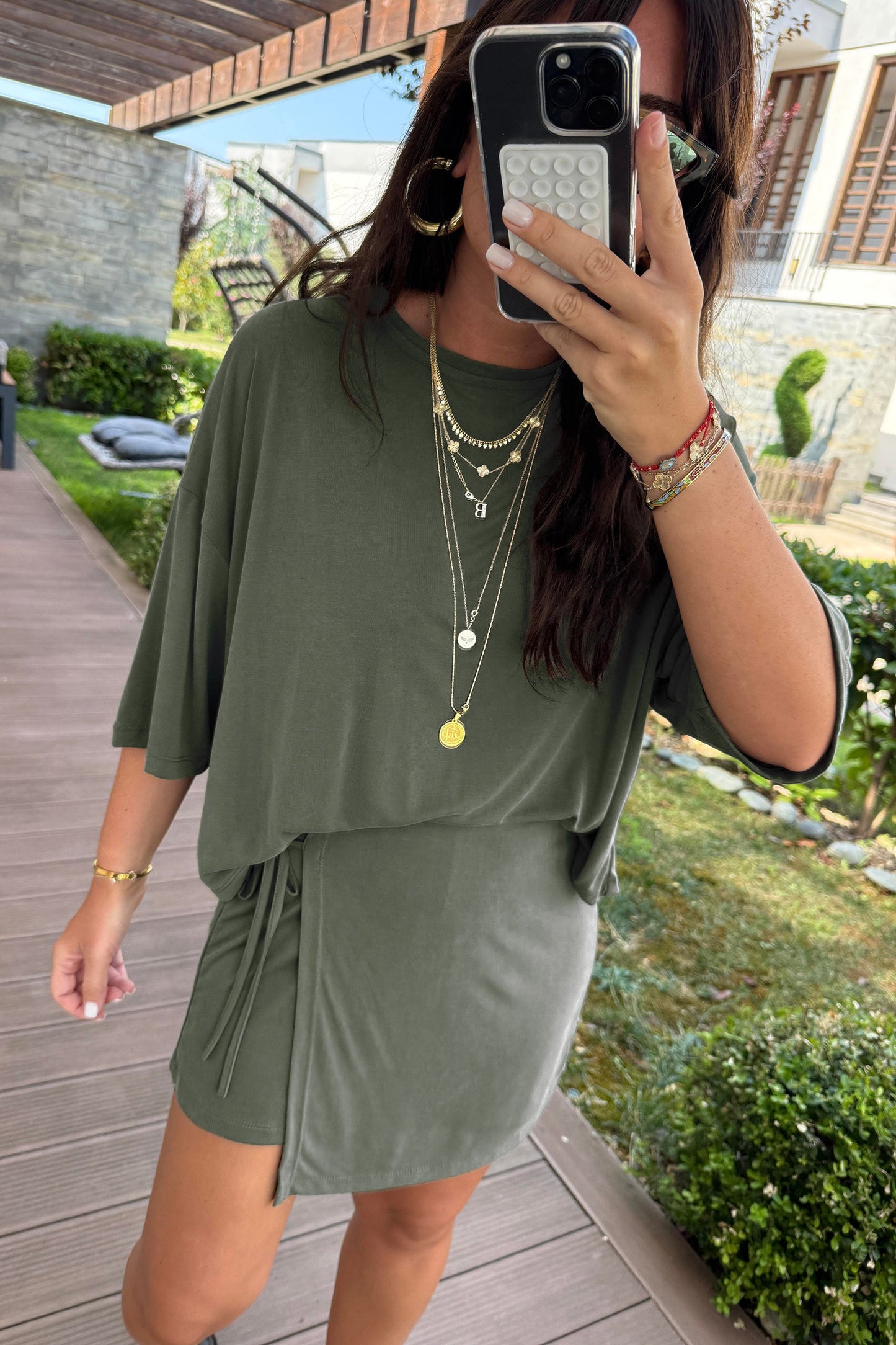 Lauriergroene effen oversized T-shirt met strik en minirokje 2-delige set