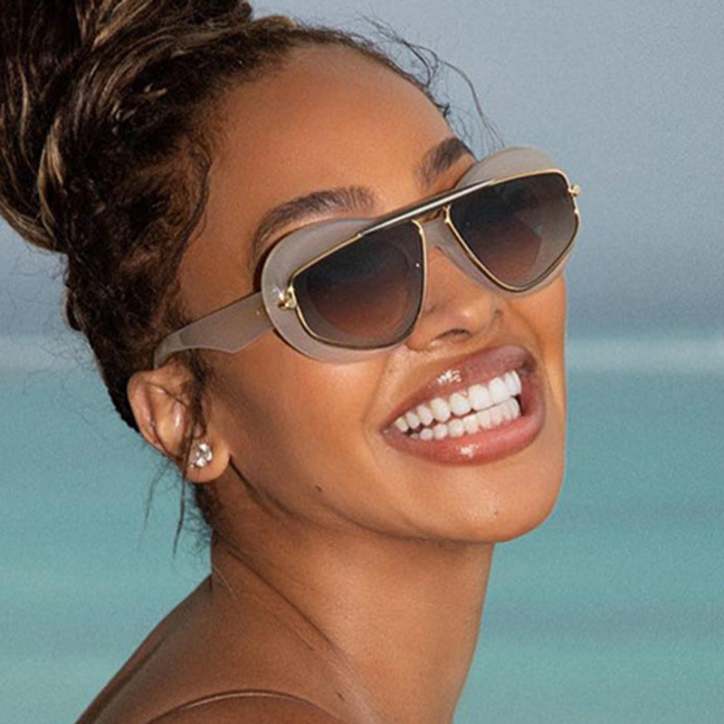 Luxe en gepersonaliseerde cat eye zonnebril unisex