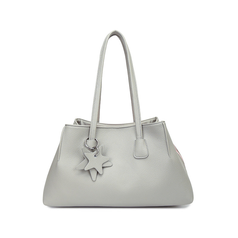 Star pendant tote shoulder bag