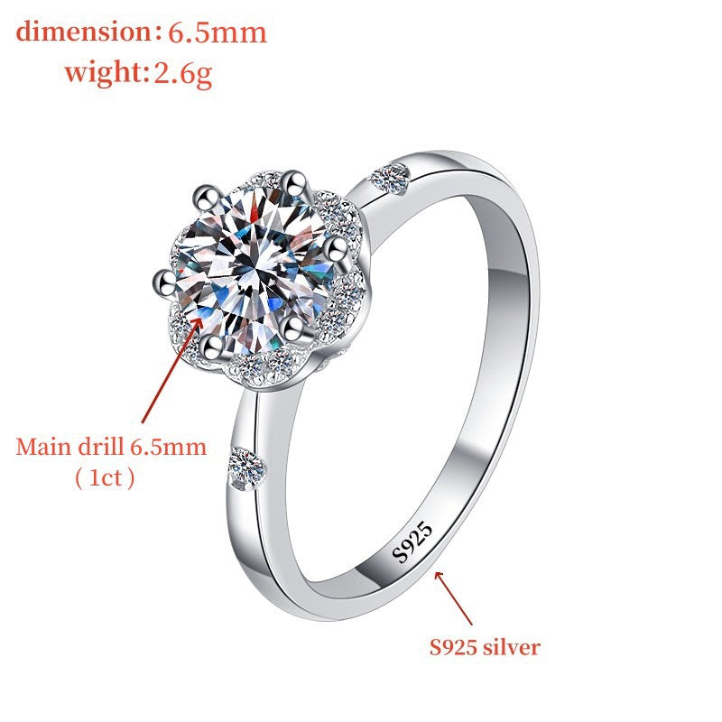 Ring met bloemenmotief en moissanite verguld met 18 karaats sterling zilver