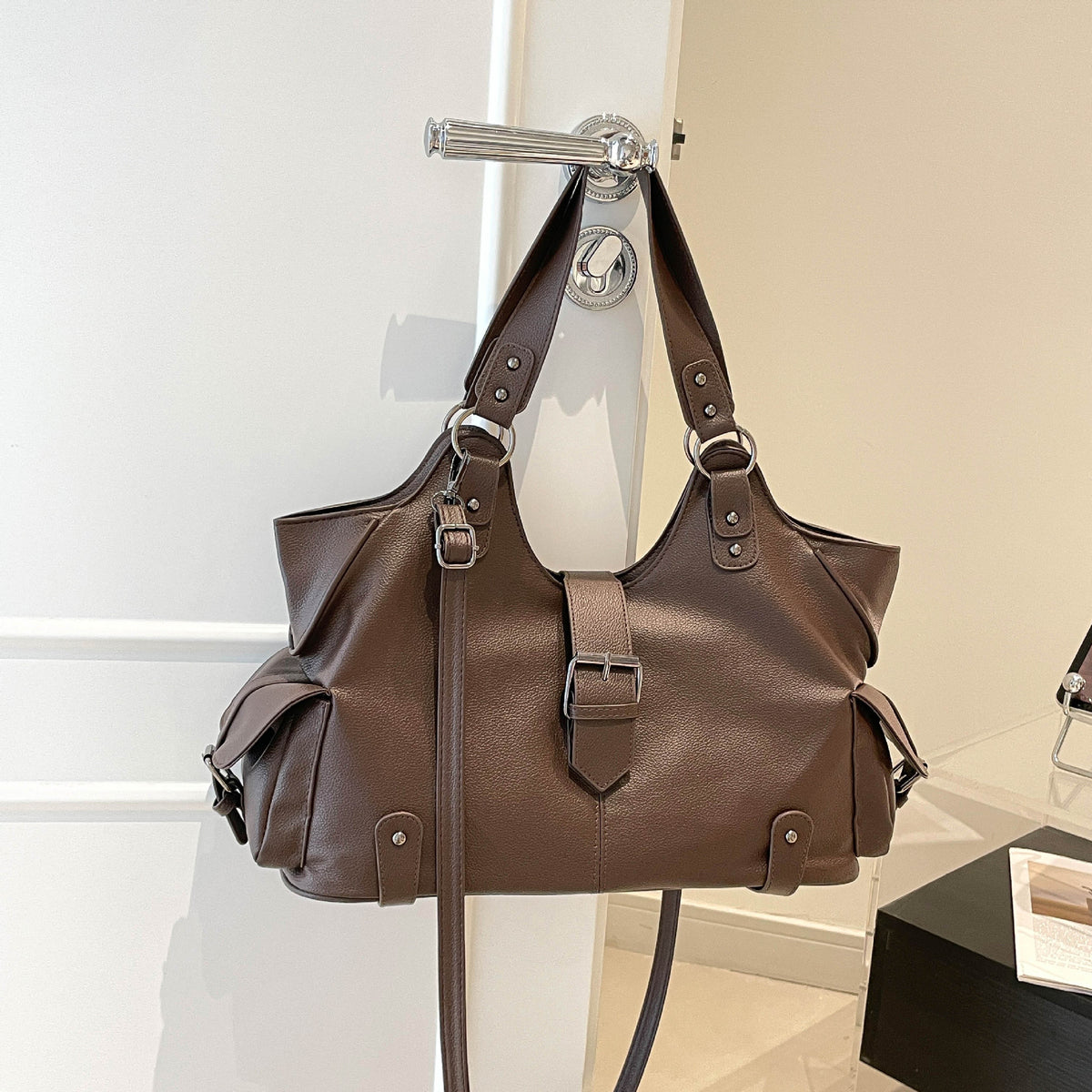 Large Capacity Retro Tote Bag with Rivets Lock Buckle