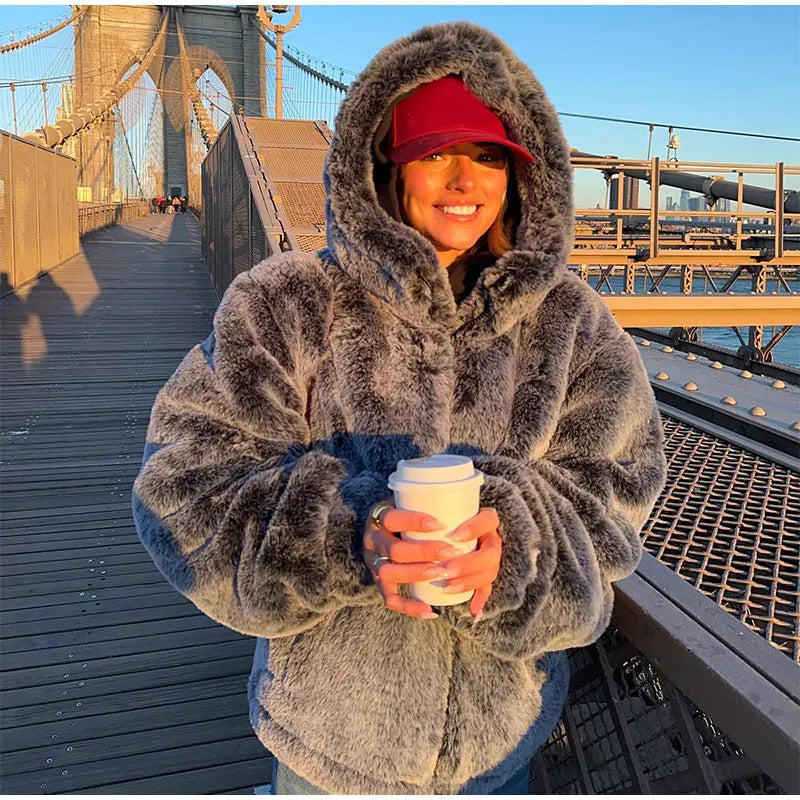 Amerikaanse korte jacket van imitatiebont met capuchon