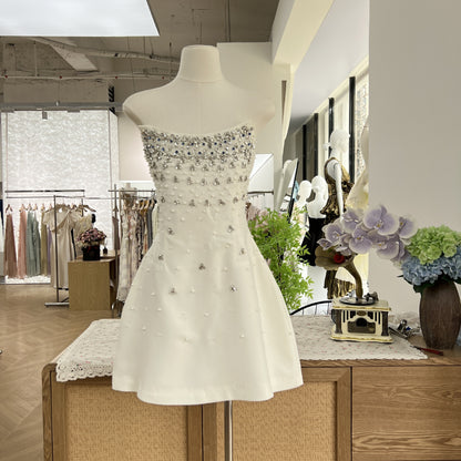 Hand-sewn high-end hourglass-shaped dress without shoulder straps