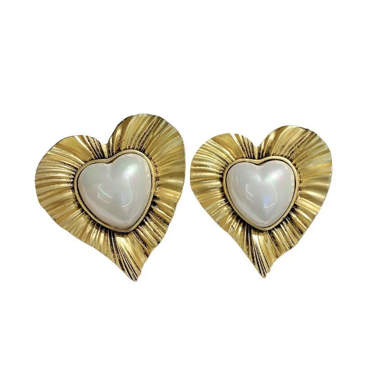 New European and American Retro Heart-shaped Earrings Exaggerated Small Designer Stud Heart-shaped Earrings INS