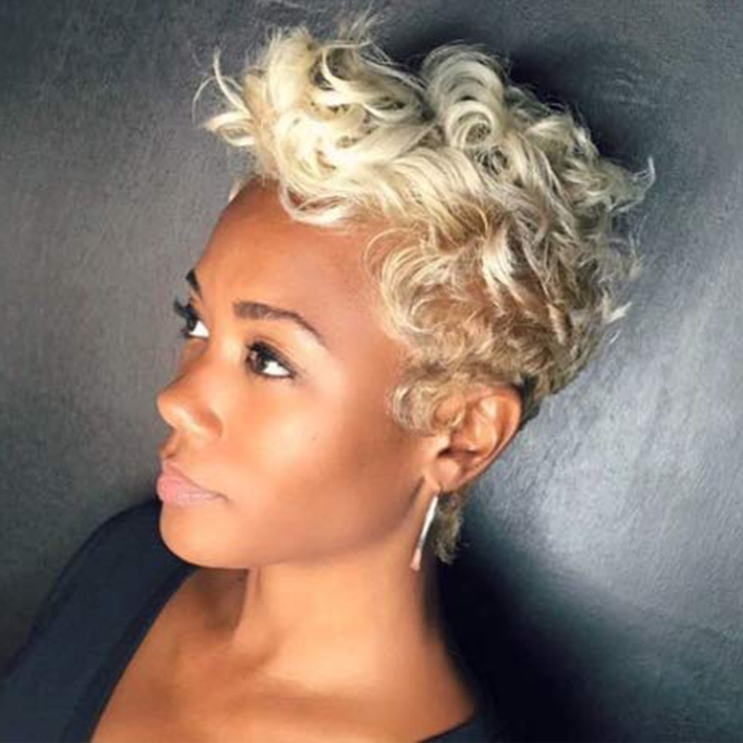 Amerikaanse korte krullende synthetisch pixie cut wig