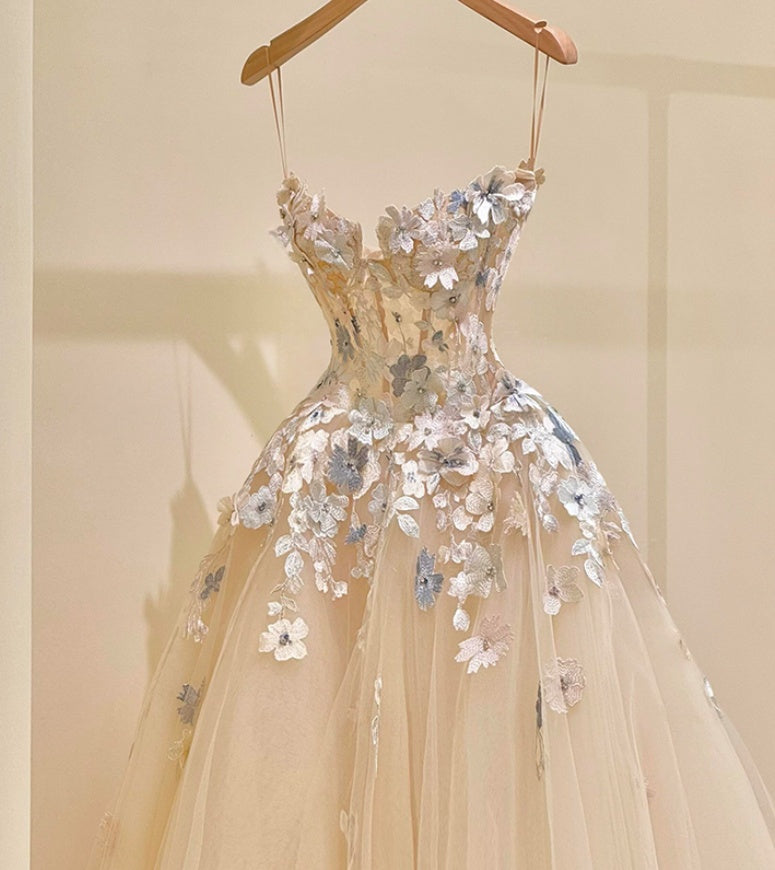 V-hals bloemen gestikte feest-avondjurk