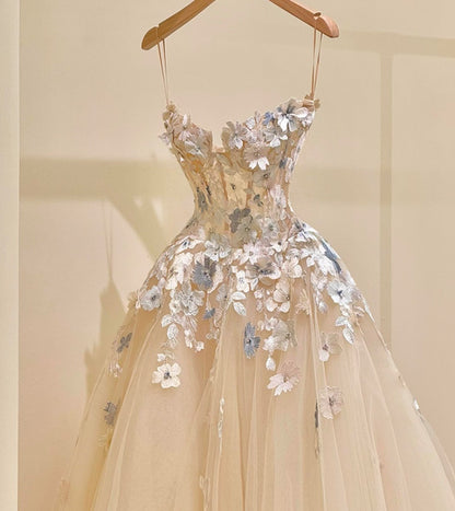 V-hals bloemen gestikte feest-avondjurk