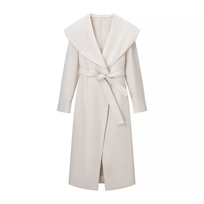 Elegante wollen jas met brede revers en tailleband