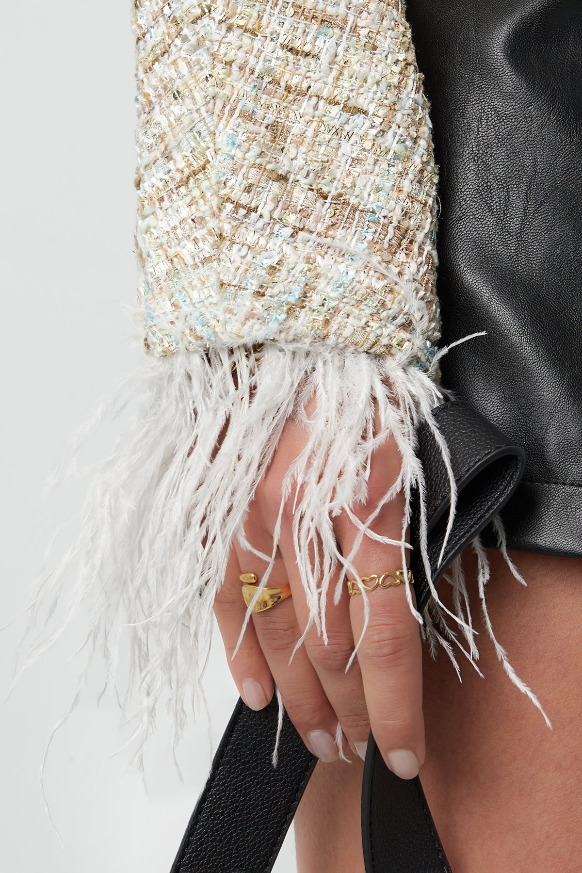 Zacht veren jasje met strikjes - groen