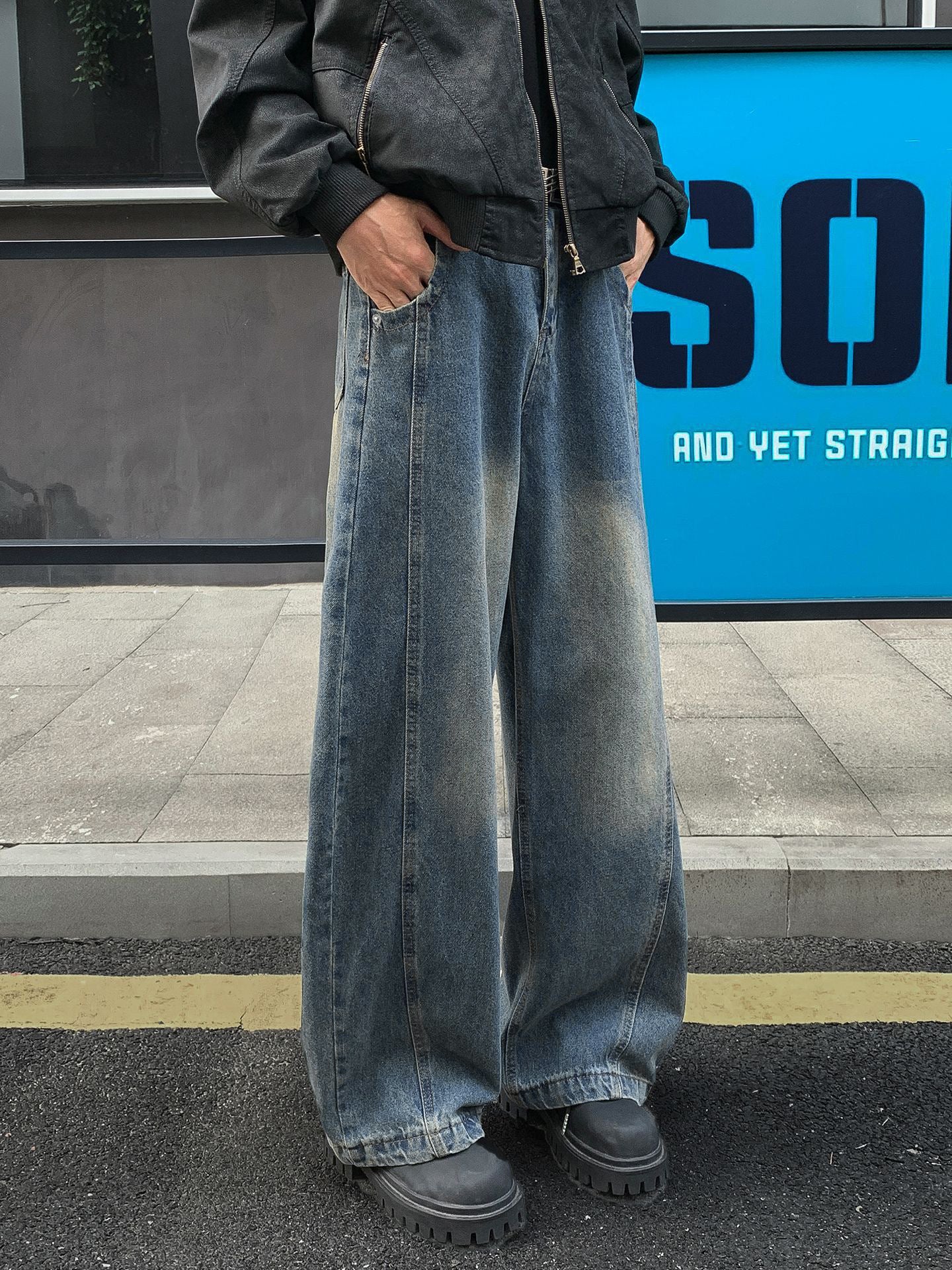 Vintage Blue American-Style Curved Jeans for Men