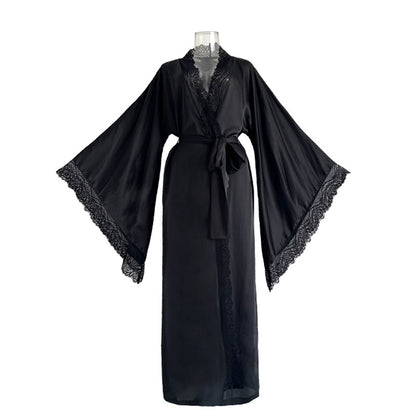 Lady's lace long-sleeved nightgown set
