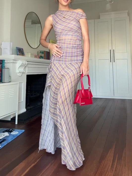 Geruite off-shoulder splitjurk