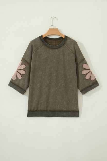 Mineral Wash oversized top met rafelige naden bloemenmotief patchwork en 3/4 mouwen