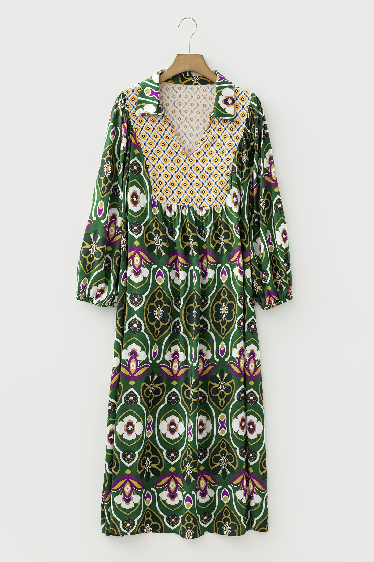 Groene midi-jurk in grote maten met gemengde bloemenpatchwork V-hals en 3/4 pofmouwen
