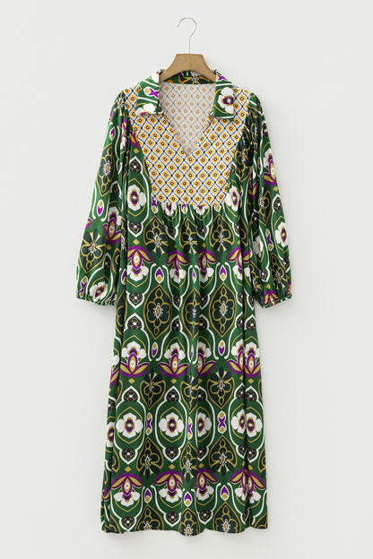 Groene midi-jurk in grote maten met gemengde bloemenpatchwork V-hals en 3/4 pofmouwen