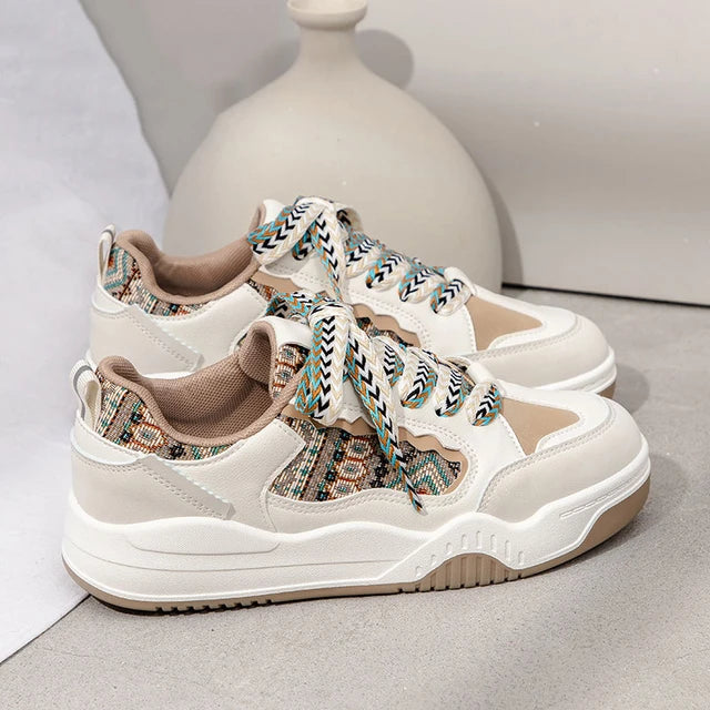 Modieuze  casual damessneakers met dikke zool