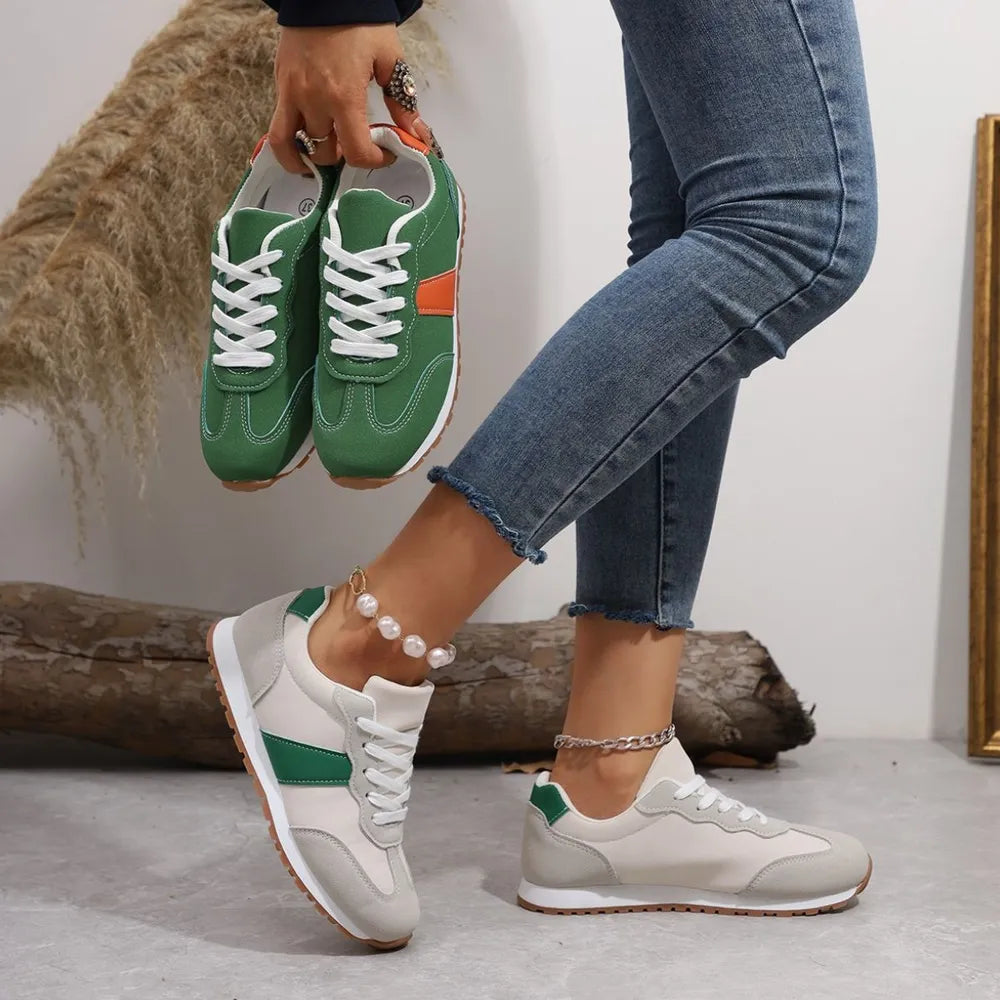 Platte sneakers met ronde neus en contrasterend design van PU-leer