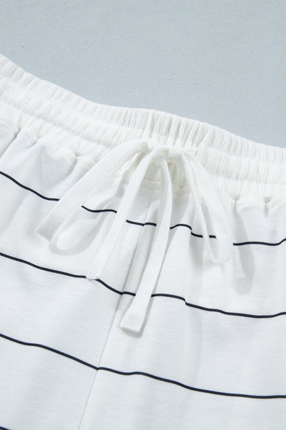 Gestreepte shirt met korte mouwen en shorts met zakken en trekkoord 2-delige set