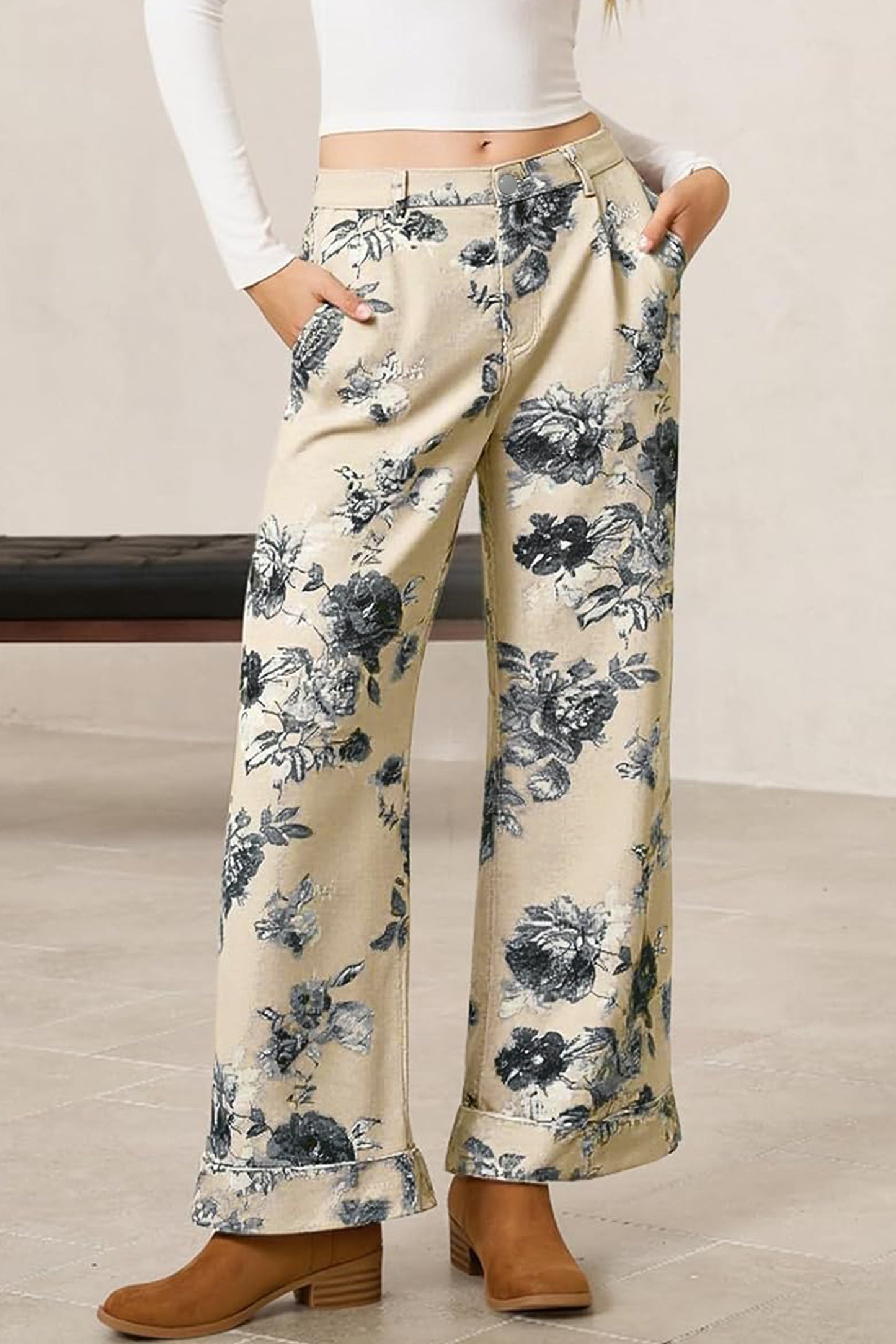 Beige retro jeans met bloemenprint en omgeslagen pijpen