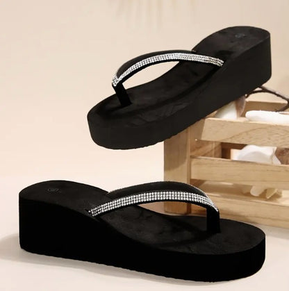 Spiked flip-flops with anti-slip soles and beach sandals for summer