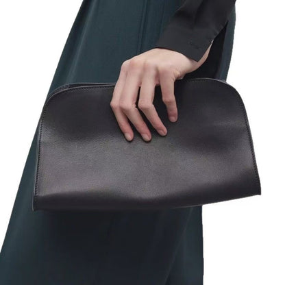 Leather bag for the armpit area