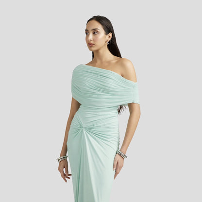 Chic Off-Shoulder Sleeveless High-Waisted Pleated Fitted Dress with Floor-Length Elegant Design