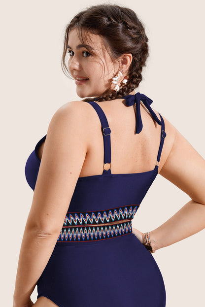Plus size marineblauwe bikini set met geborduurde bies en strik