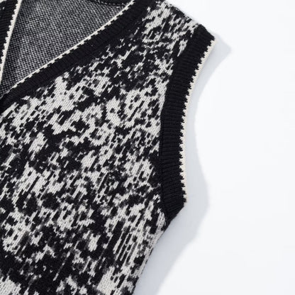Fel Island zwart-wit gebreid mowloze vest met contrasterende kleuren