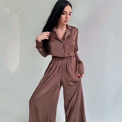 Tweedelig pyjama set van satijn