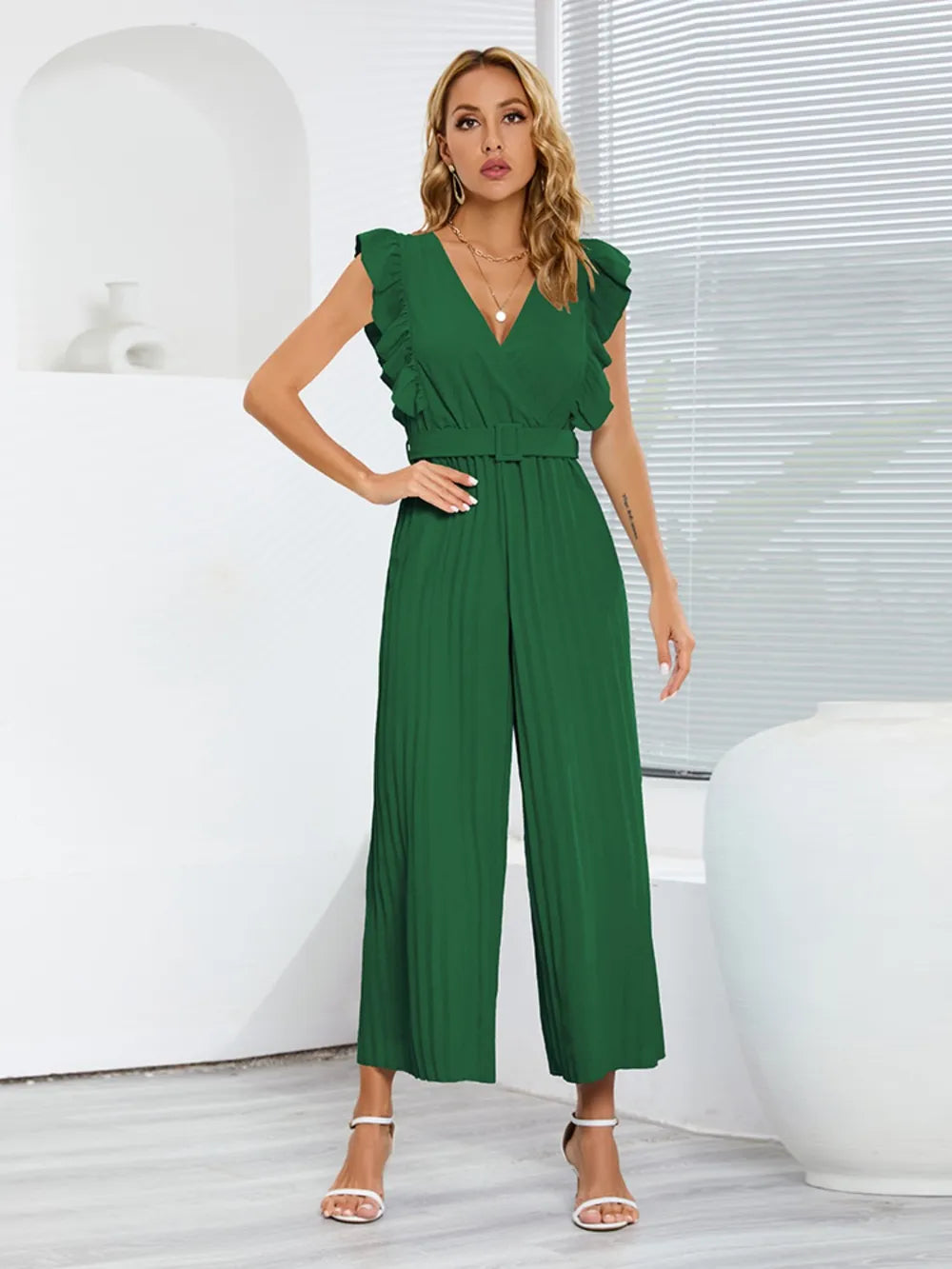 Geplooide jumpsuit met ceintuur en korte ruches mouwen