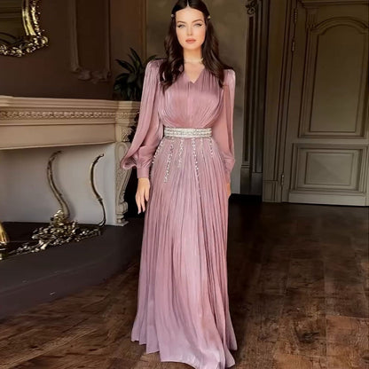 Europese Modieus V-hals geplooide tule avondjurk met lange mouwen en grote zoom