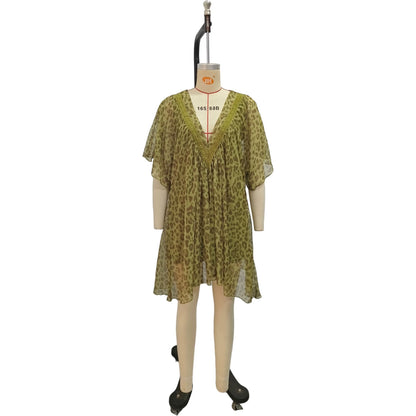 V-hals chiffon jurk met luipaardprint en asymmetrische rok