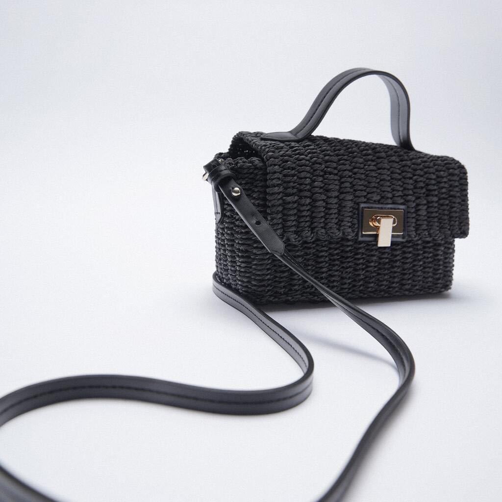 Crossbody tas van geweven stro