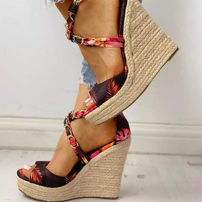 Dames wedges met print en kettingdetail