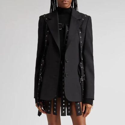 Designer blazer met vetersluiting en splitdetails