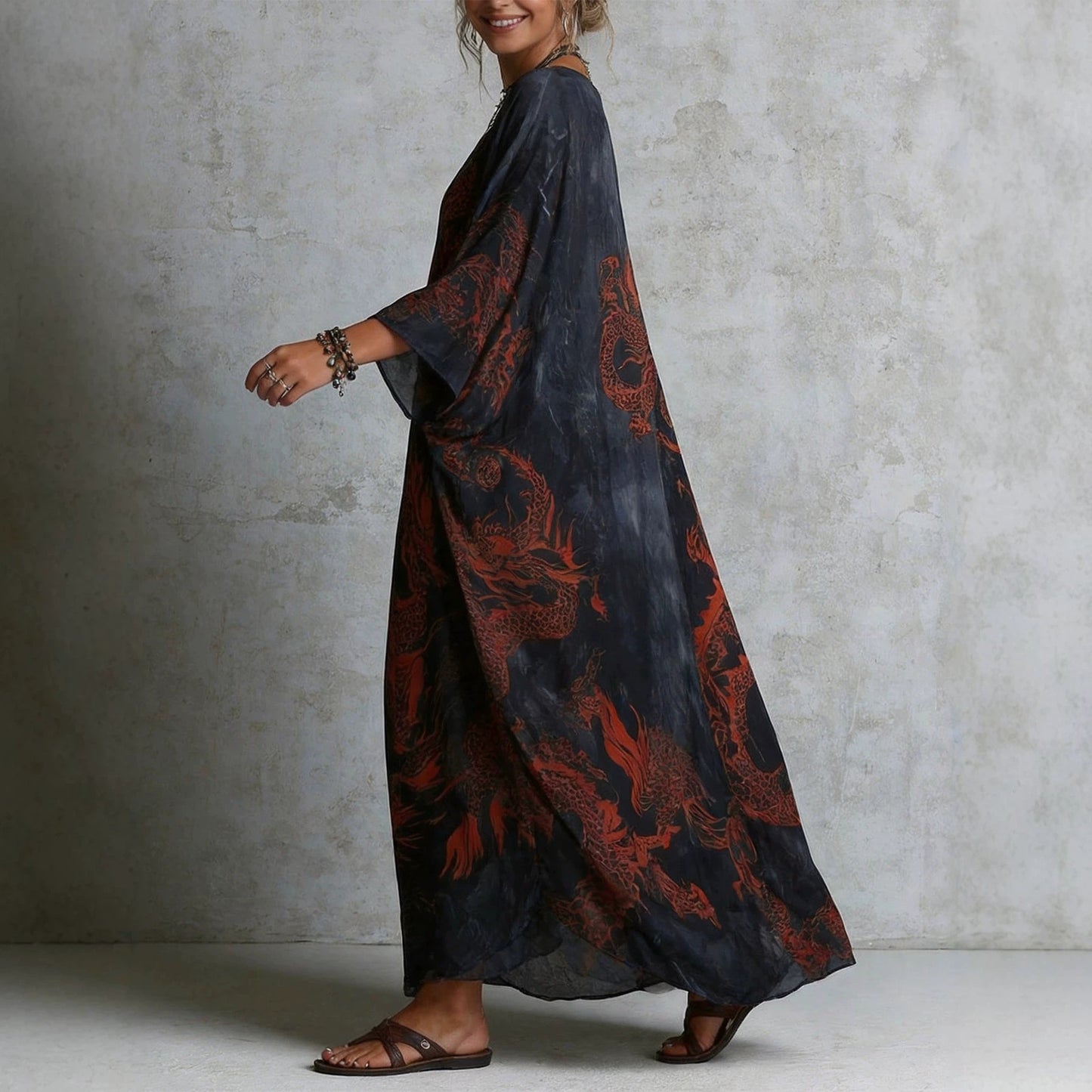 Lange jurk met drakenprint voor de zomer of strandvakantie