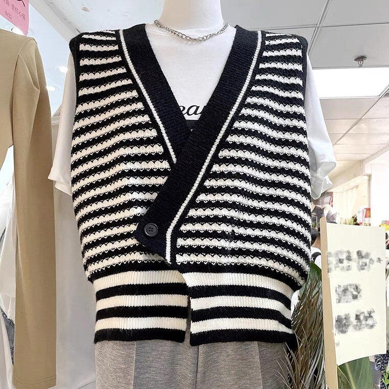 REALEFT Oversize Stripe Women's Vest Sweaters V-Neck New Autumn Winter Vintage Loose Chic Cardigan Vest Sweater Tops Female