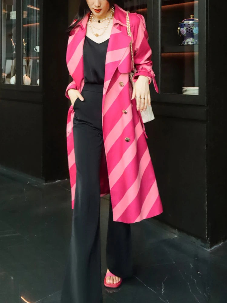 Luxe trenchcoat met contrasterende kleurstrepen revers en lange mouwen