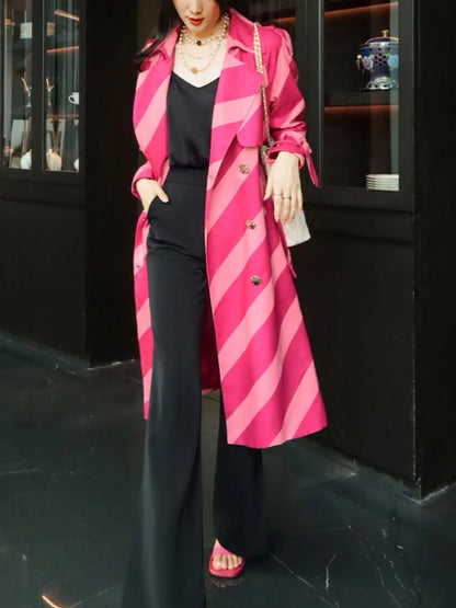 Luxe trenchcoat met contrasterende kleurstrepen revers en lange mouwen