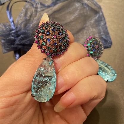 Tweekleurige modieuze blauwe oorbellen met gebroken kubieke zirkonia