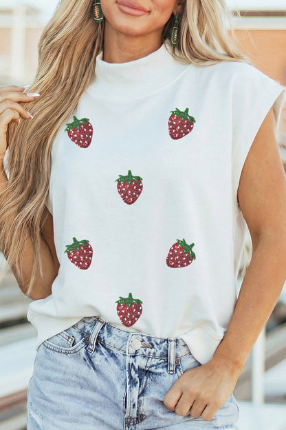 Witte T-shirt met halve mouwen opstaande kraag versierd met pailletten en aardbeien