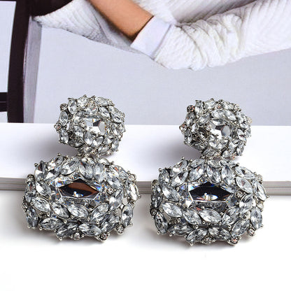 Trendy oorbellen kleur ornament