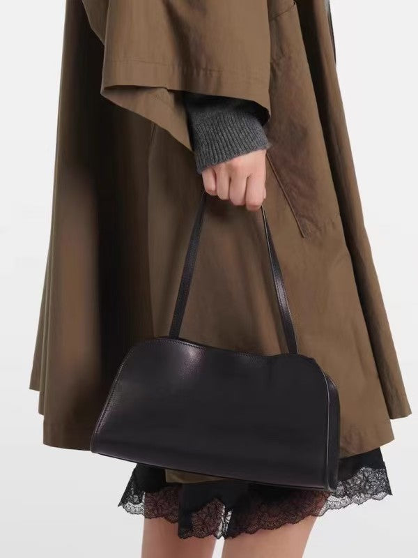 Leather bag for the armpit area