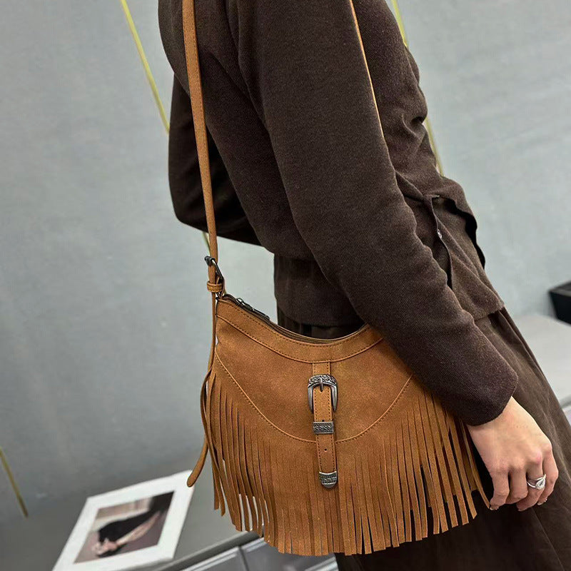 Single shoulder crossbody bag, hip bag with an inclined strap