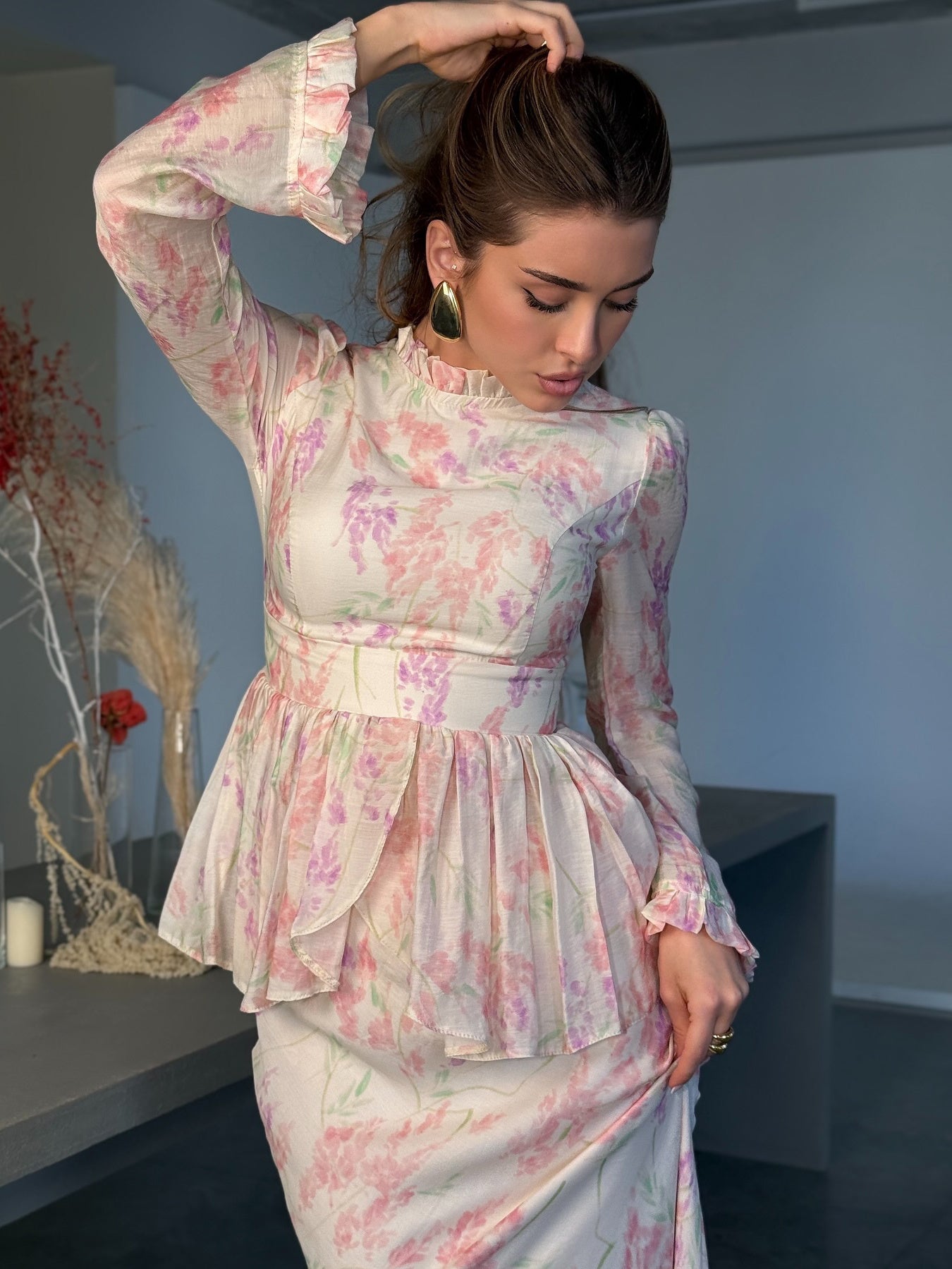 Set van top met bloemenprint ruches en rok met hoge taille en visgraatmotief